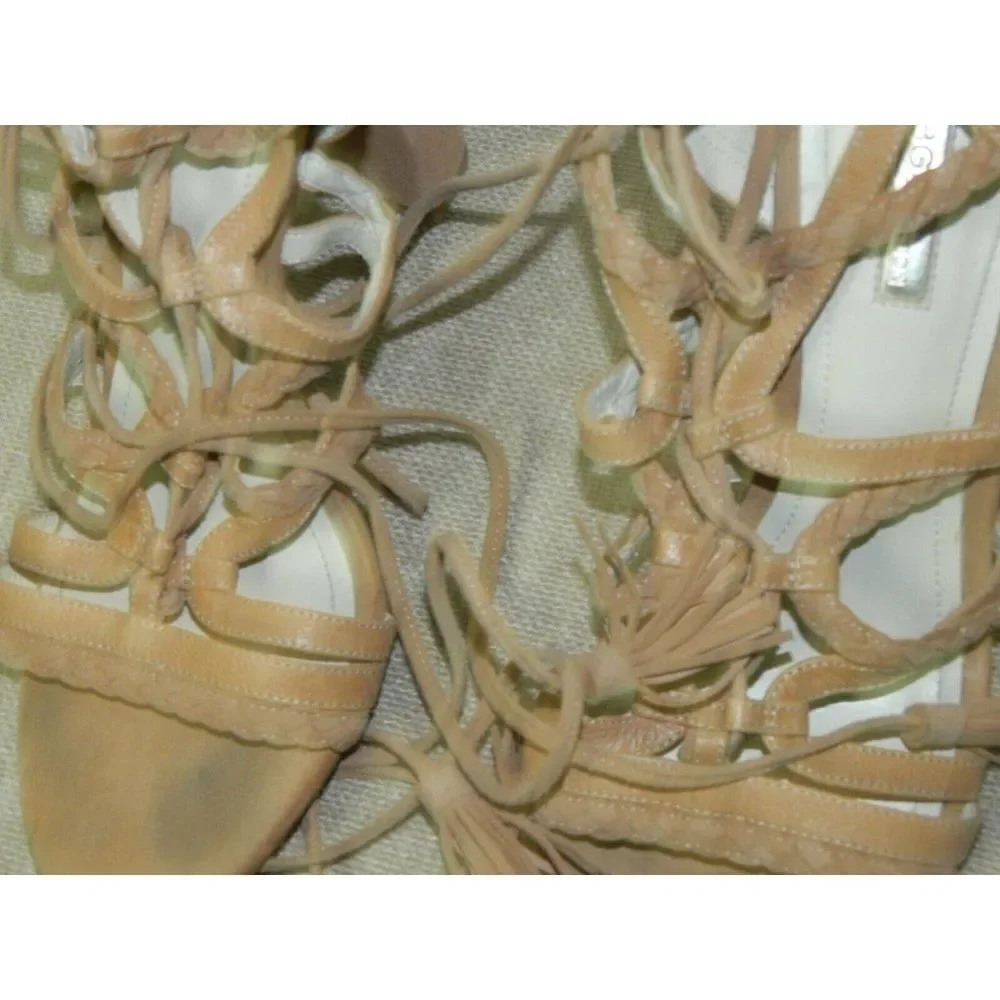 BCBG MAXAZRIA Heels Brown trappy Suede‎ Leather Strap Shoes Size 8